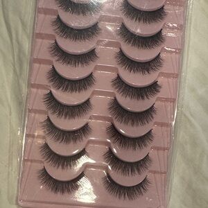 Voluminous Black False Eyelashes Set